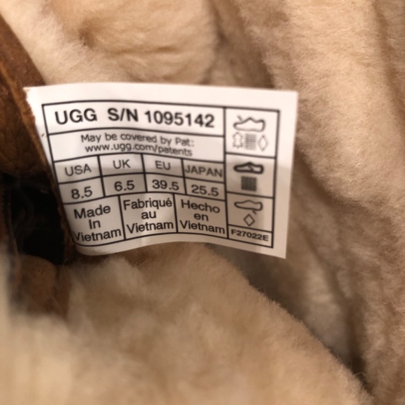 UGG Adirondack III Tall Boot - Picture 8 of 11